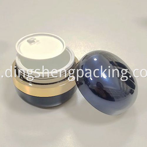 30g capsule-shaped cream jar